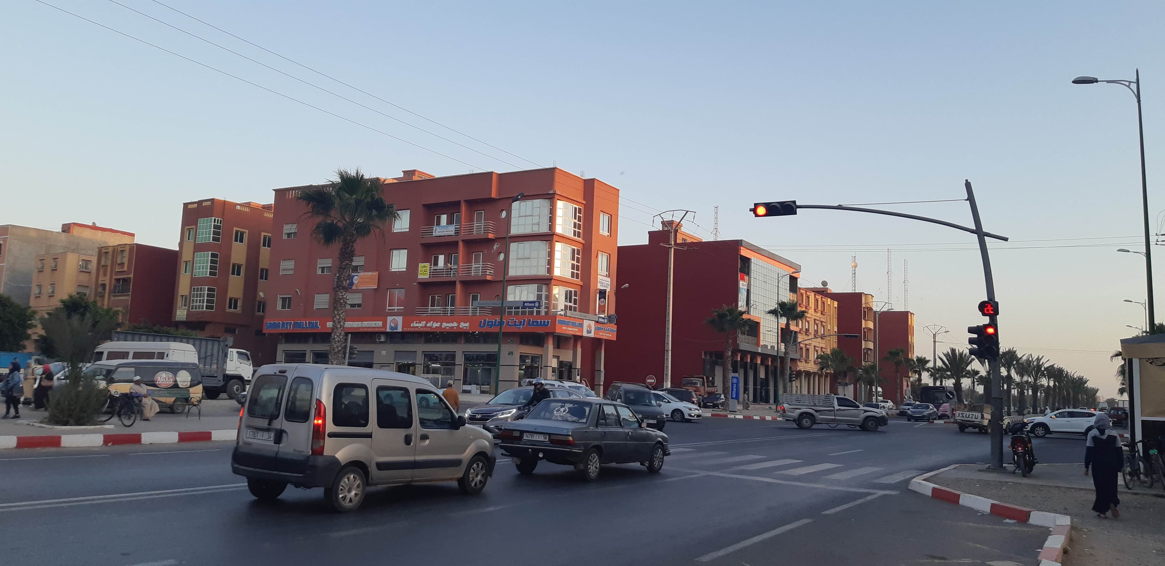 A guide for businesses in Aït Melloul to select the perfect marketing partner. Learn what to look for in terms of local expertise, services, and proven results.